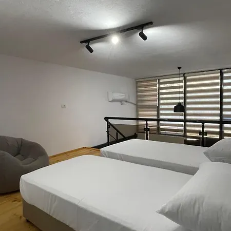 Apartment D&e